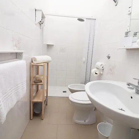 アパートホテル Torre Santo Stefano 3*